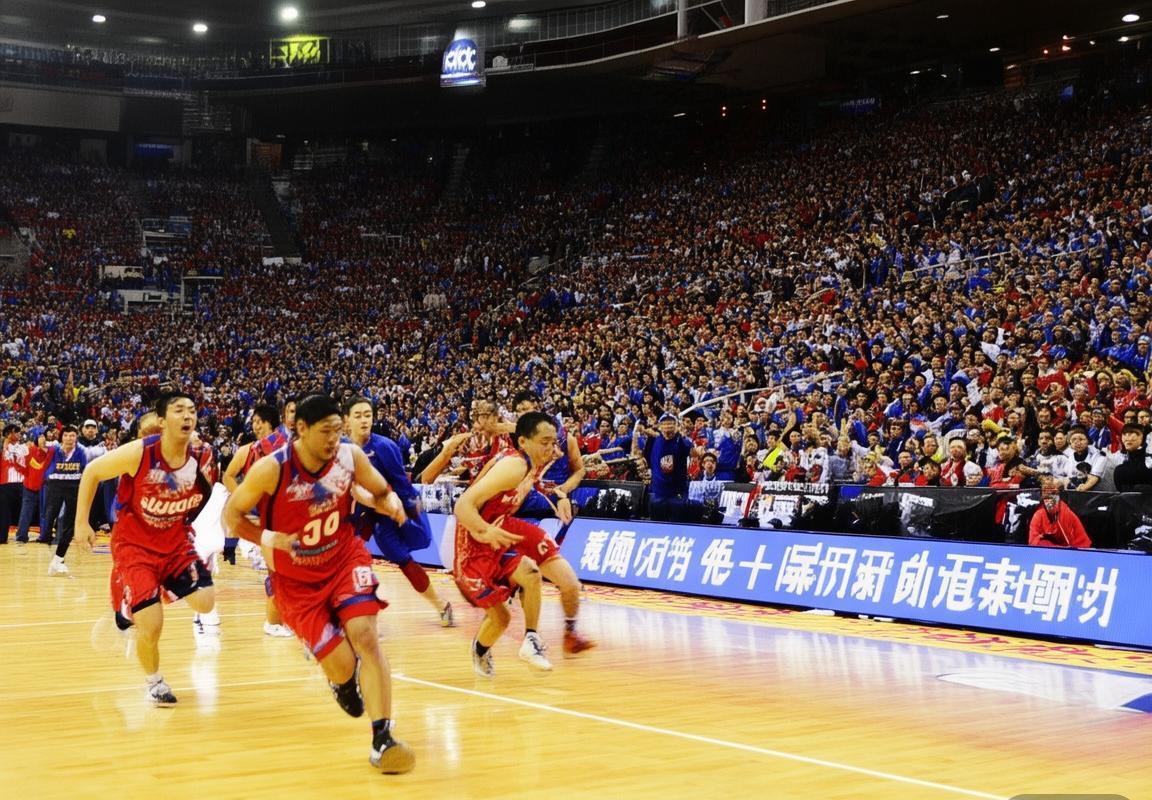 2012 CBA总决赛：首钢与宏远巅峰对决解析